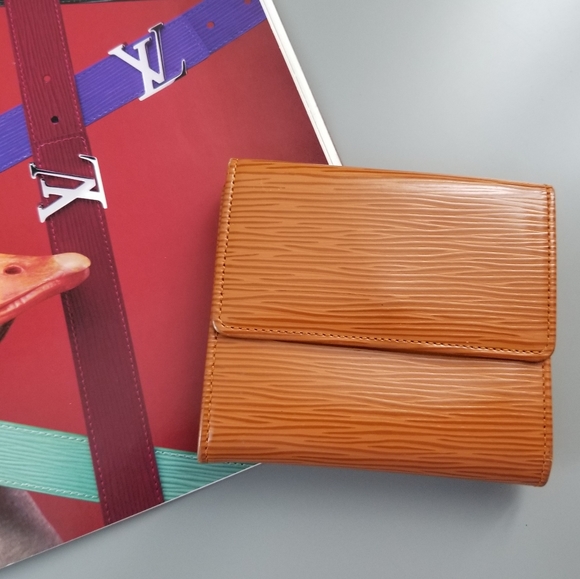 LOUIS VUITTON Classic Elise Men's Epi Bifold Wallet - Picture 1 of 16